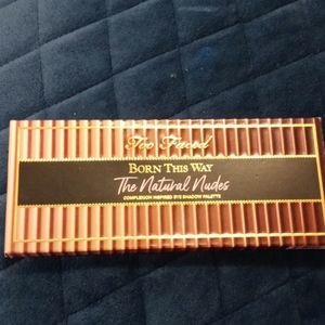 Too faced born this way eyeshadow palette